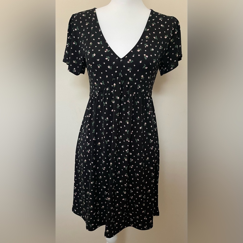 Aeropostale Black Floral V-Neck Babydoll Dress, Size M
